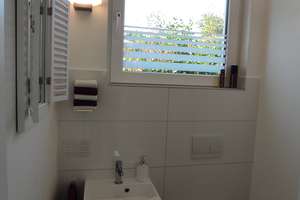 DESIGN-BUNGALOW MIT EXKLUSIVEM WINTERGARTEN, WÄRMEPUMPE & WOHNGESUNDEM RAUMKLIMA – Mintarder Weg 68, 40472 Unterrath, Düsseldorf – Vorschaubild 13