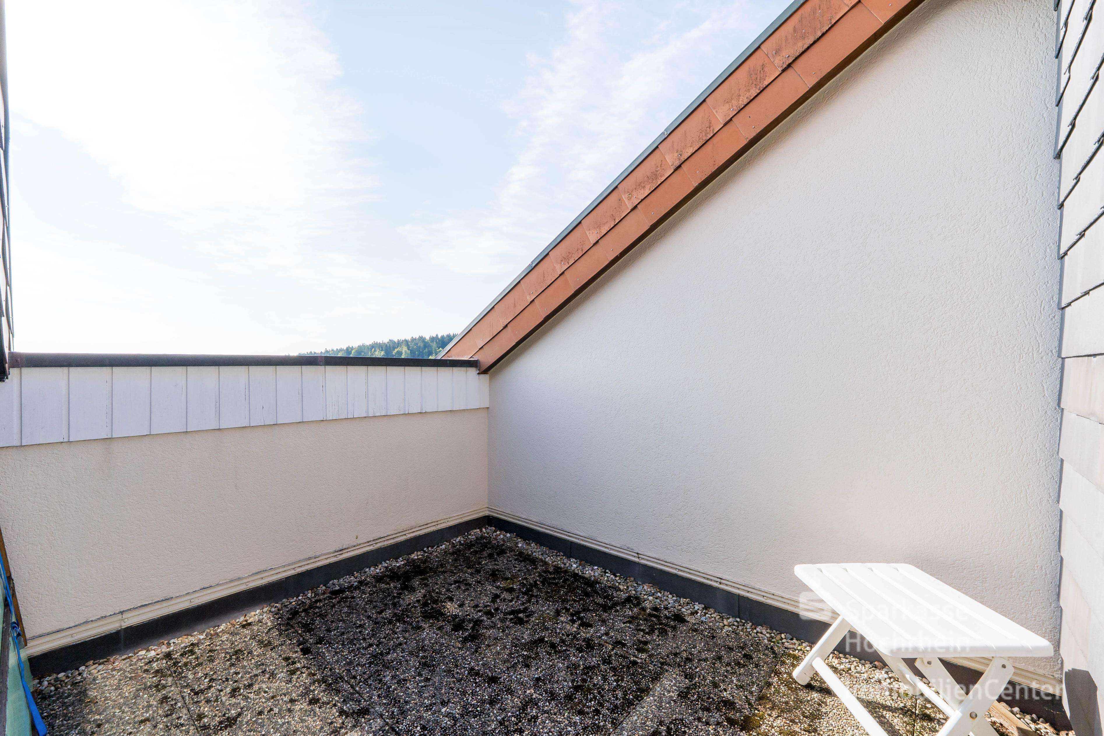 Immobilie in Herrischried - Lichtdurchflutete DG-Wohnung mit traumhafter Dachterrasse - u.a. perfekt als Ferienwohnung - Bild 1