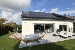 Einfamilienhaus - Wohnen mit Zukunft - Effizienzhaus 100 – Die vollständige Adresse der Immobilie erhältst du vom Anbieter., 70825 Korntal-Münchingen – Vorschaubild 1