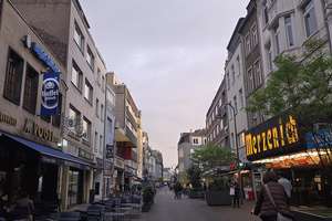 Saniertes Apartment möbliert mit Gemeinschaftsbad, eigene Küche - direkt am Eigelsteintor – Die vollständige Adresse der Immobilie erhältst du vom Anbieter., 50668 Altstadt/Nord, Köln – Vorschaubild 6