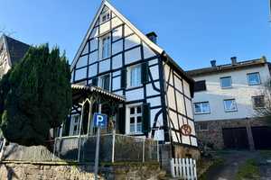 VIDEORUNDGANG: HISTORISCHES FACHWERKHAUS MIT 2 WOHNEINHEITEN !!! – Hagen – Vorschaubild 1