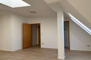 Charmante lichtdurchflutete 3-Zimmer Dachgeschosswohnung in Berlin-Tempelhof – Blumenthalstr. 5, 12103 Tempelhof, Berlin – Vorschaubild 8