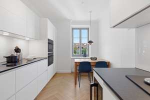 Perfekt möbliert im Stadtpalais - Wohnung "Firenze" - 4. Etage, 3 Zimmer, Balkon - Fitness & Sauna – Thalkirchner Straße 80, 80337 Am alten südlichen Friedhof, München – Vorschaubild 4