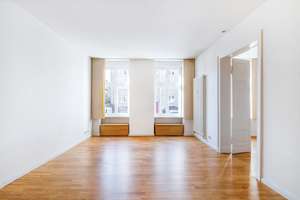 Helle Altbauwohnung mit großzügigem Raumgefühl und viel Potenzial