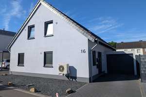PRIVAT: mod. EFH/ZFH, Bj. 2017 Energie A+, freist., SÜDEN, gr. Garten, 2 Gar., Balkon, Klima, frei – Rethelstr. 16, 52477 Aachen (Kreis) – Vorschaubild 3