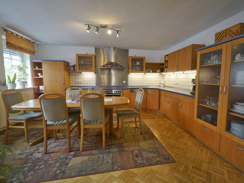 Immobilie in Sundern - Überzeugendes Wohn- und Geschäftshaus im Sunderner Ortsteil! - Bild 2