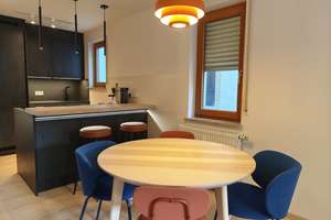 Monatlich mieten möglich. Voll möbelierte Wohnung mit Garagestellplatz in Zentrum Stuttgart.