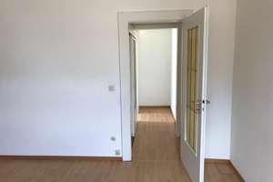 Günstige, gepflegte 2-Zimmer-Maisonette-Wohnung mit Einbauküche in Saarbrücken – Die vollständige Adresse der Immobilie erhältst du vom Anbieter., 66113 Malstatt, Saarbrücken – Vorschaubild 2