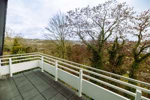ESSEN-HEISINGEN: Panoramablick über das Ruhrtal! Traumwohnung  im „Idyll Heisingen“!
