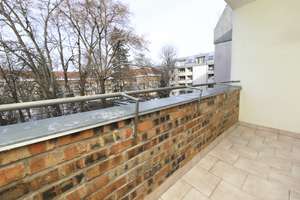 SONNIGE LOGGIA MIT BLICK INS GRÜNE - VIELE GRÜN- & WASSERFLÄCHEN IN DER NÄHE - MIT PKW-STELLPLATZ – Streitstr. 41 aa, 13587 Hakenfelde, Berlin – Vorschaubild 7