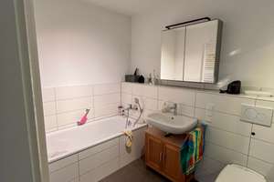 Attraktive 3,5-Zimmer Wohnung mit Balkon im 1. OG in Karlsruhe-Durlach mit Blick auf Turmberg – Die vollständige Adresse der Immobilie erhältst du vom Anbieter., 76227 Durlach, Karlsruhe – Vorschaubild 8