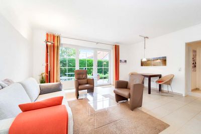 Scharbeutz, Neue Bergstraße - großzügige 2-Zimmer-Wohnung + Terrasse + Stellplatz