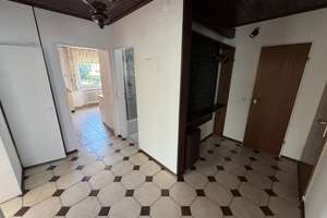 3 Familienhaus mit Garagen, Garten und Balkon sowie PV Anlage – Niederwaldstraße 17, 76532 Sandweier, Baden-Baden – Vorschaubild 16