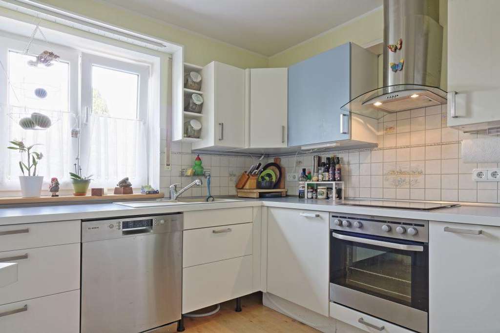 Immobilie in Albaching - Großzügiges Einfamilienhaus (einseitig angebaut) mit außergewöhnlich viel Platz - Bild 2