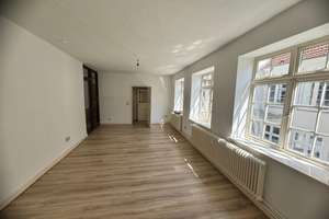 Helle 3-Zimmer-Altstadtwohnung mit Einbauküche – Dr. Julius-Leber-Str. 60-62, 23552 Innenstadt, Lübeck – Vorschaubild 2