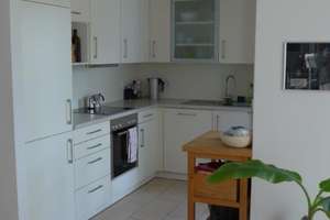 Lichtdurchflutete, ruhige 3 Zi-Wohnung mit Parkblick von privat, EBK, Loggia, Balkon, Gäste-WC – Fischer-von-Erlau-Straße 5a, 80689 Am Westbad, München – Vorschaubild 3