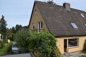 Gut angebunden am Stadtrand leben!   - Doppelhaushälfte in Schnelsen – Die vollständige Adresse der Immobilie erhältst du vom Anbieter., 22457 Schnelsen, Hamburg – Vorschaubild 2
