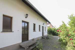 Ein Haus, viele Möglichkeiten: Zweifamilienhaus in ruhiger Lage in Flechtingen – Börde (Kreis) – Vorschaubild 2
