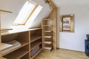 Reihenmittelhaus mit eigener Werkstatt und gepflegten Hof in urbaner Lage – Die vollständige Adresse der Immobilie erhältst du vom Anbieter., 99510 Apolda – Vorschaubild 8