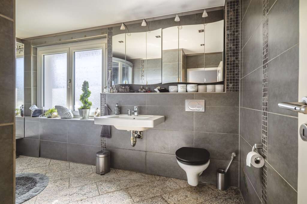 Immobilie in Aldenhoven - Großes, freistehendes Einfamilienhaus mit Einliegerwohnung und Garage  in Siersdorf - Bild 9