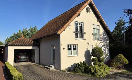 Freistehendes Einfamilienhaus im mediterranen Stil mit Vollkeller und übergroßer Garage in Olfen!