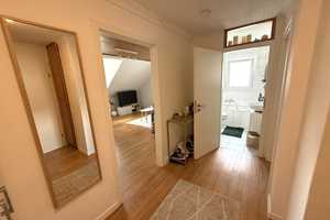 Perfekte Singlewohnung in Buer mit stilvoller Einbauküche | ca. 45 m² gemütliche Dachgeschosswohnung – Gelsenkirchen – Vorschaubild 1