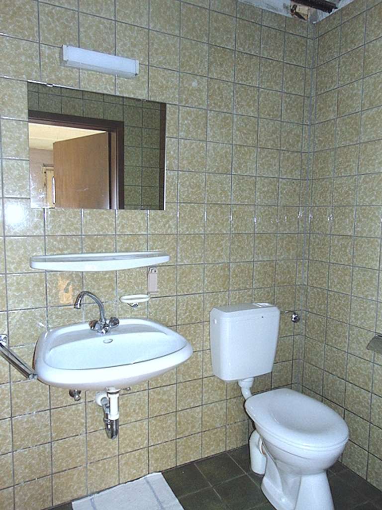 Immobilie in Bedburg - Platz für Visionen: Ihr Modernisierungs- oder Sanierungprojekt auf einem Filetgrundstück! - Bild 3