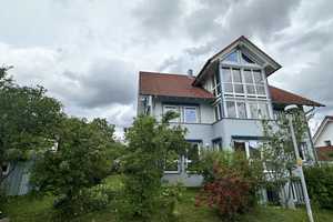Sofort verfügbar - Mehrfamilienhaus/Generationenhaus mit 4 Wohnungen in einem ruhigen Wohngebiet – Calw (Kreis) – Vorschaubild 1