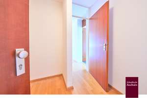 Stuttgart-Botnang: Attraktive 3,5-Zi.-Wohnung im 6. OG, Terrasse/Loggia, Parkett & Einbauküche +++ – Belaustraße 18A, 70195 Botnang-Süd, Stuttgart – Vorschaubild 6