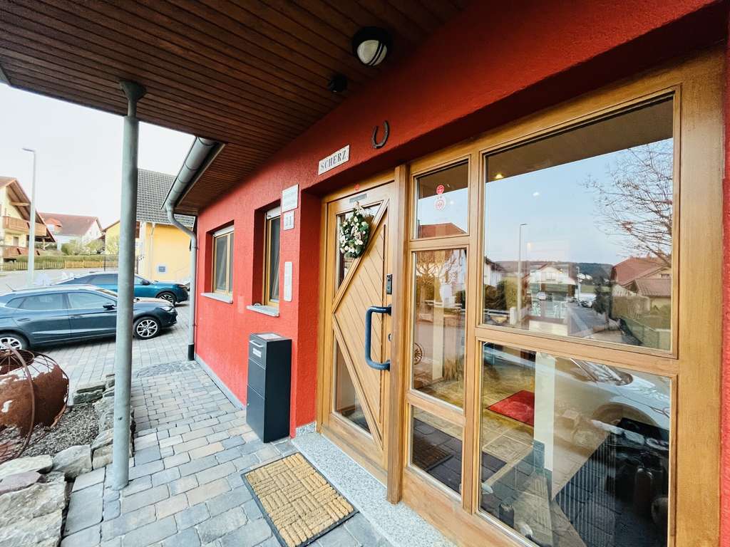 Immobilie in Hünfelden - BUNGALOW ** Exklusive Wohn-Oase mit Einliegerwohnung! ** - Bild 1