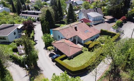 Einfamilienhaus mit Garten und Pool in ruhiger Lage in Reutlingen