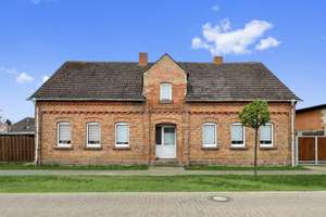 Beginnen Sie Ihr neues Leben in einem charmanten Einfamilienhaus mit charakteristischen Backsteinen! – Rotdornstraße 4, 39638 Klüden – Vorschaubild 3
