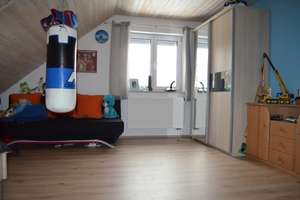 Großzügiges, familienfreundliches Einfamilienhaus -
mit viel Potenzial und Raum für Ideen – Die vollständige Adresse der Immobilie erhältst du vom Anbieter., 86923 Finning – Vorschaubild 14