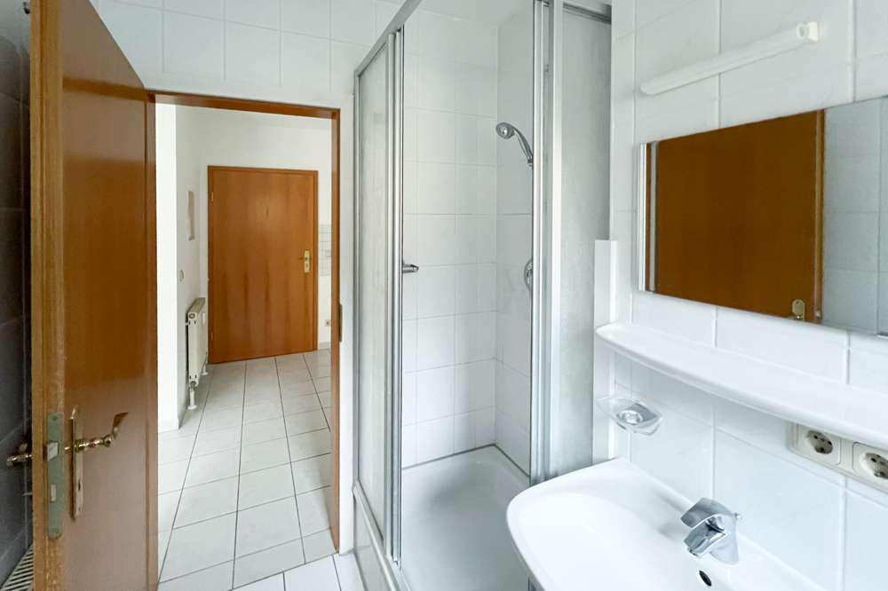 Immobilie in Herbsleben - Renovierte & bezugsbereite Eigentumswohnung mit Balkon & Stellplatz - Bild 5