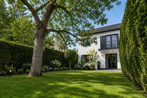 Genug Phantasie vorhanden? Dann los! Tolles Ein- oder Zweifamilienhaus mit großem Potenzial. – 60431 Ginnheim, Frankfurt am Main – Vorschaubild 3
