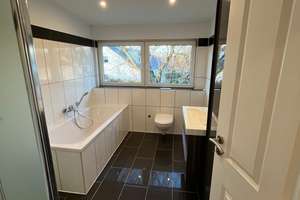 Mit Traumküche & Stil: frisch sanierte Dachgeschosswohnung – Mahlenburger Weg 37, 44309 Brackel (Ortsteil), Dortmund – Vorschaubild 2