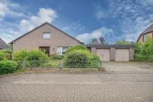 Charmantes Familiendomizil mit viel Platz und Potential – Friesland (Kreis) – Vorschaubild 3