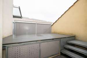 Stilvolle 4-Zimmer-Wohnung mit Dachterrasse im Herzen von Zürch – Die vollständige Adresse der Immobilie erhältst du vom Anbieter., 97421 Innenstadt, Schweinfurt – Vorschaubild 5