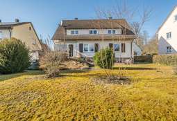 Zweifamilienhaus mit großem...