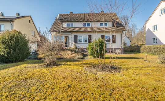 RUHIGE, NATURNAHE LAGE! Gepflegtes Zweifamilienhaus mit großem Garten und Garage