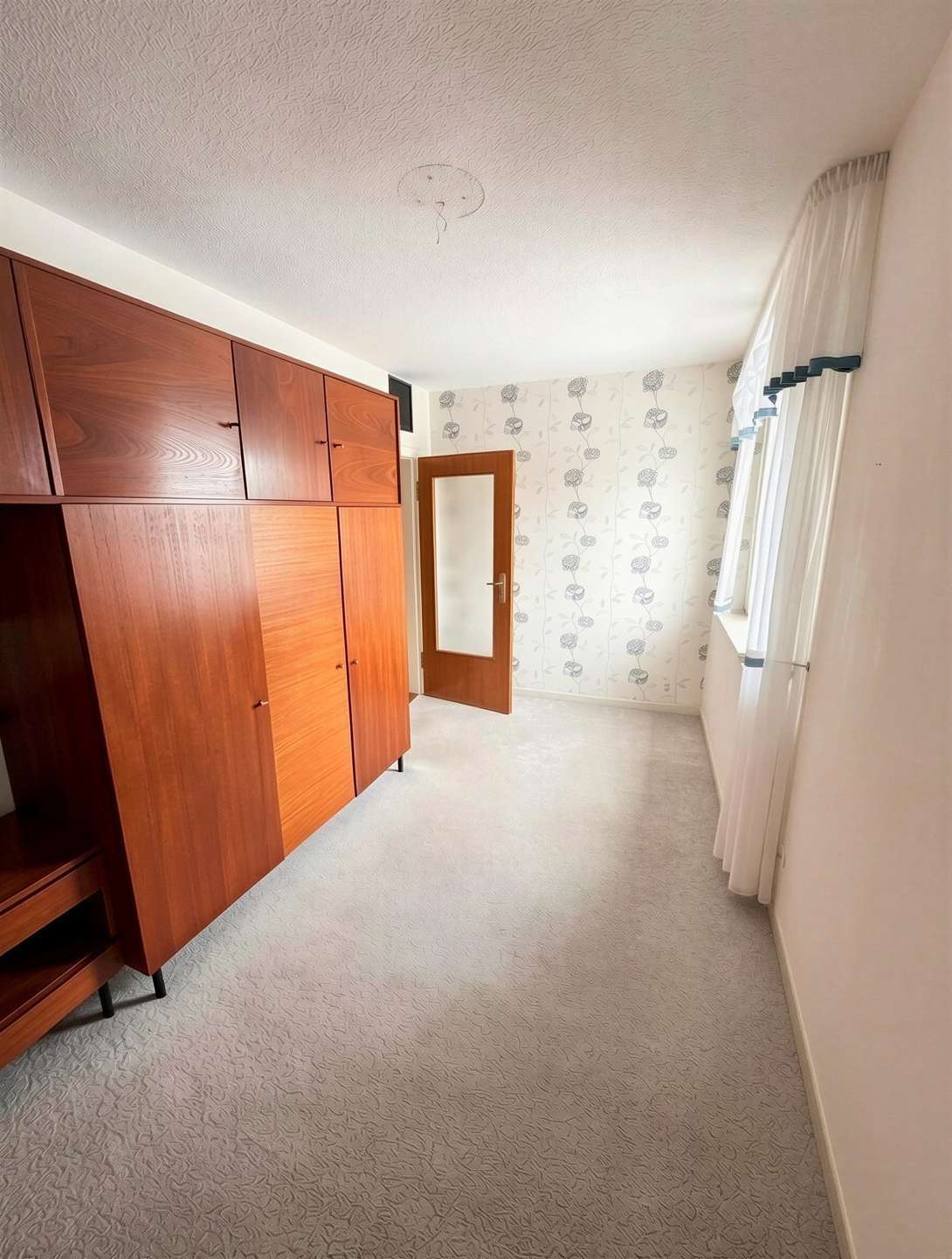 Immobilie in Wennigsen (Deister) - Attraktives Dreifamilienhaus in Ortsrandlage von Bredenbeck mit traumhaftem Ausblick - Bild 3