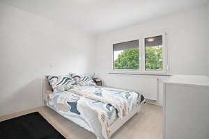 Attraktive und großzügig geschnittene 2-Zimmer-Wohnung mit Balkon und EBK im 3. OG – Die vollständige Adresse der Immobilie erhältst du vom Anbieter., 70499 Giebel, Stuttgart – Vorschaubild 3