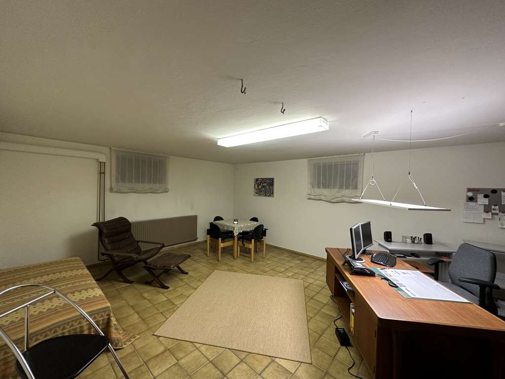 Büro im Keller