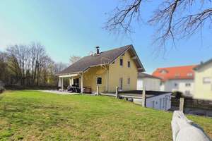 Wundervolles Einfamilienhaus in Waldrand- bzw. Sackgassenlage mit ELW, Garage und KFZ Stellplätzen – 61137 Schöneck – Vorschaubild 9