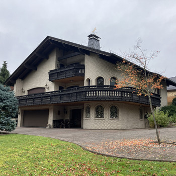 Großzügiges Einfamilienhaus mit gepflegtem Garten