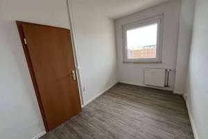Über den Dächern Zwickaus | 4 Sanierte Zimmer inkl. EBK – Moseler Straße 8, 8058 Pölbitz, Zwickau – Vorschaubild 5