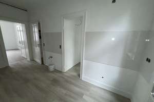 Helle 2 ZKB-Wohnung frisch saniert mit kleinem Balkon – Gernotstraße 7, 65205 Südost, Wiesbaden – Vorschaubild 2