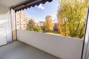 Attraktive 2,5-Zimmer-Wohnung mit Südbalkon und Fahrstuhl im 2. Obergeschoss – Die vollständige Adresse der Immobilie erhältst du vom Anbieter., 38120 Weststadt, Braunschweig – Vorschaubild 2