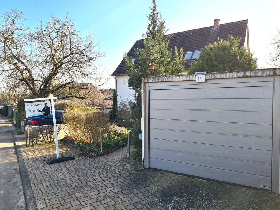 Platz davor