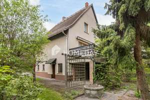 Ein Haus für viele Lebensentwürfe – fünf Zimmer auf zwei Ebenen – Die vollständige Adresse der Immobilie erhältst du vom Anbieter., 1109 Klotzsche (Stadtteil), Dresden – Vorschaubild 1